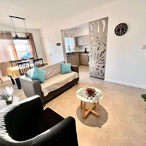 https://moderno-y-luminoso-apartamento-en-mendoza.hotelsmendoza.com