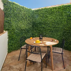 https://apartamento-cntrico-con-mucho-encanto-con-patio-de-uso.es-andalucia.com